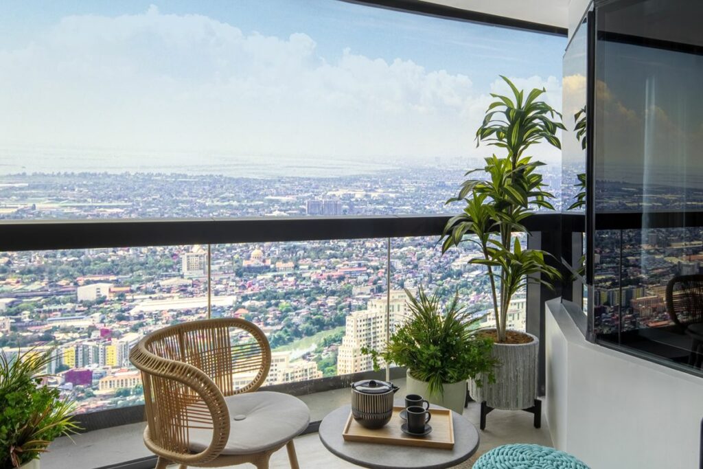 How City Views Add Value to Urban Residential Spaces